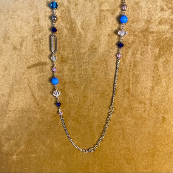 BNWT glass beads and gold tone elongated necklaces. So pretty. - Picture 14 of 16